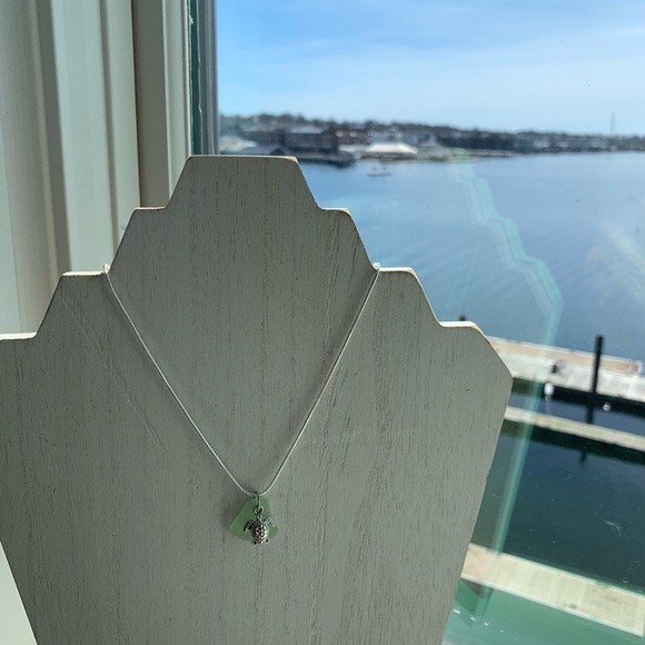 Real sea glass pendant, sea foam color piece with sea turtle charm - Picture 4 of 7